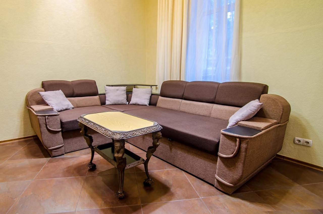 Apartment At Malaya Zhytomyrska 5 Киев Экстерьер фото