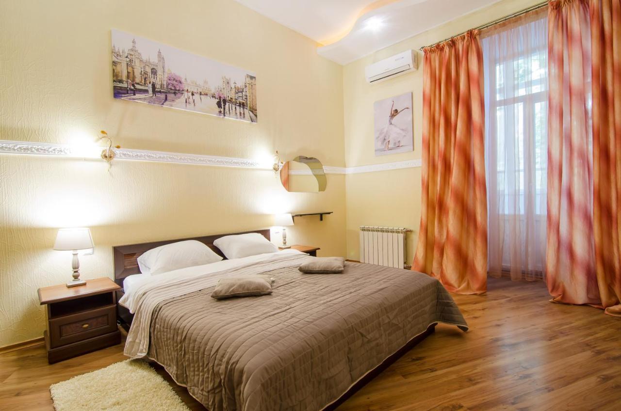 Apartment At Malaya Zhytomyrska 5 Киев Экстерьер фото
