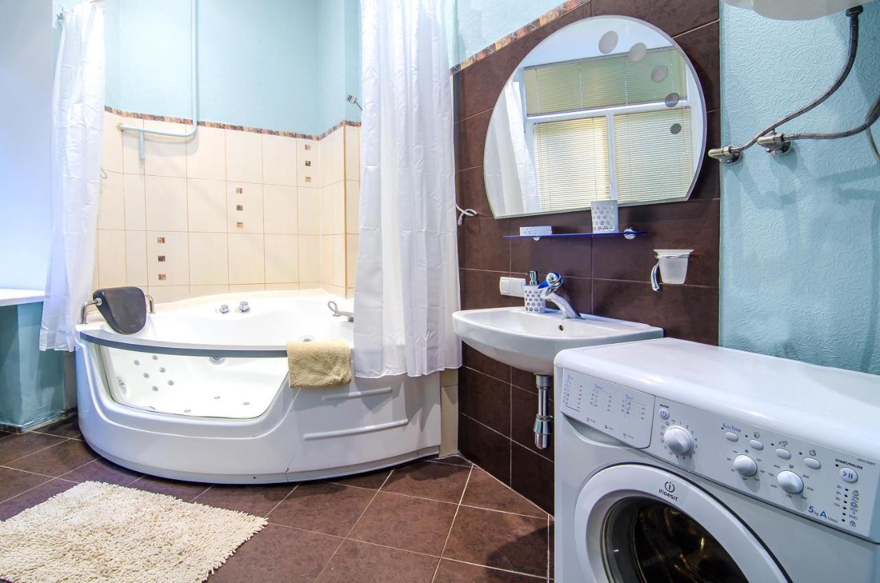 Apartment At Malaya Zhytomyrska 5 Киев Экстерьер фото