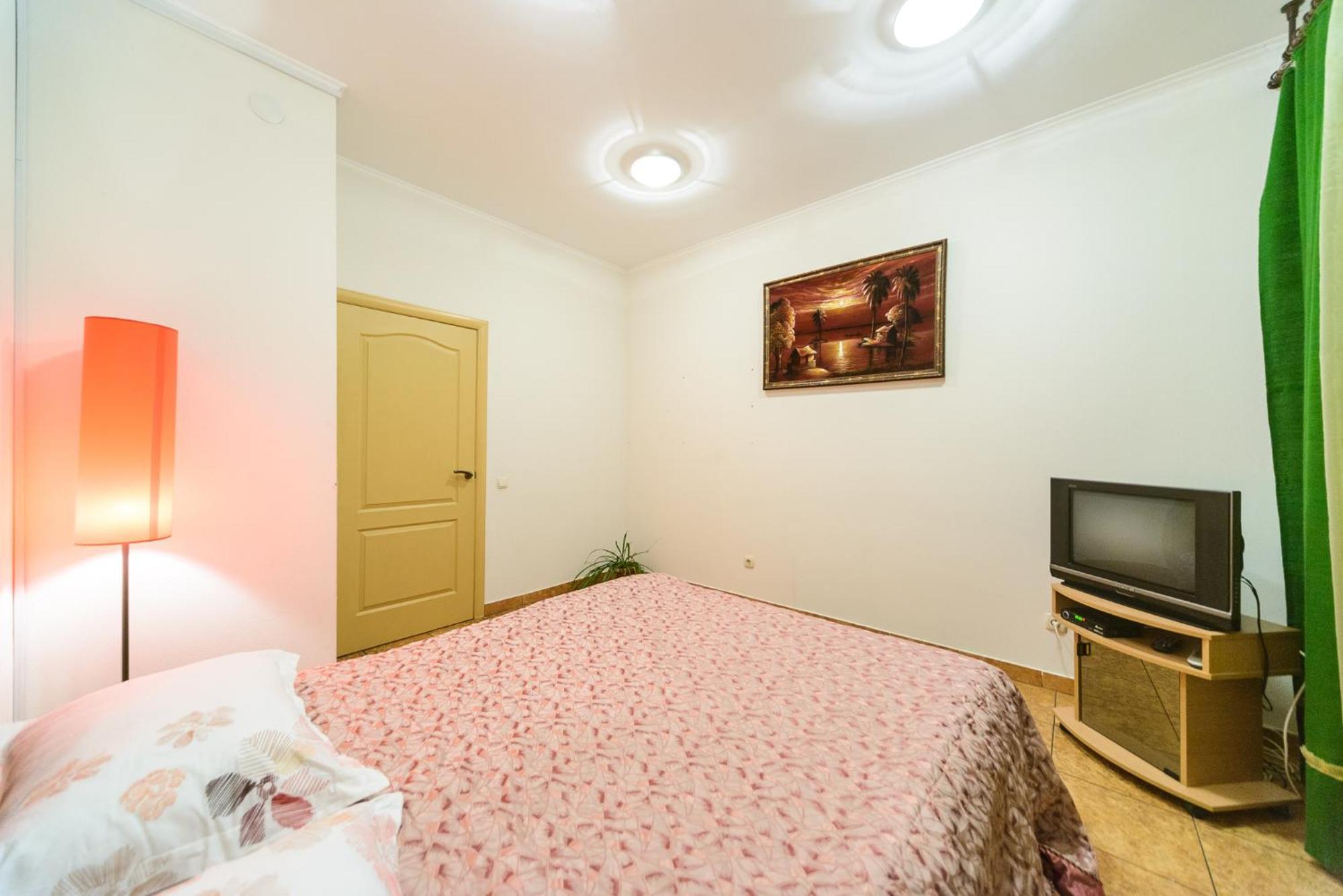 Apartment At Malaya Zhytomyrska 5 Киев Номер фото