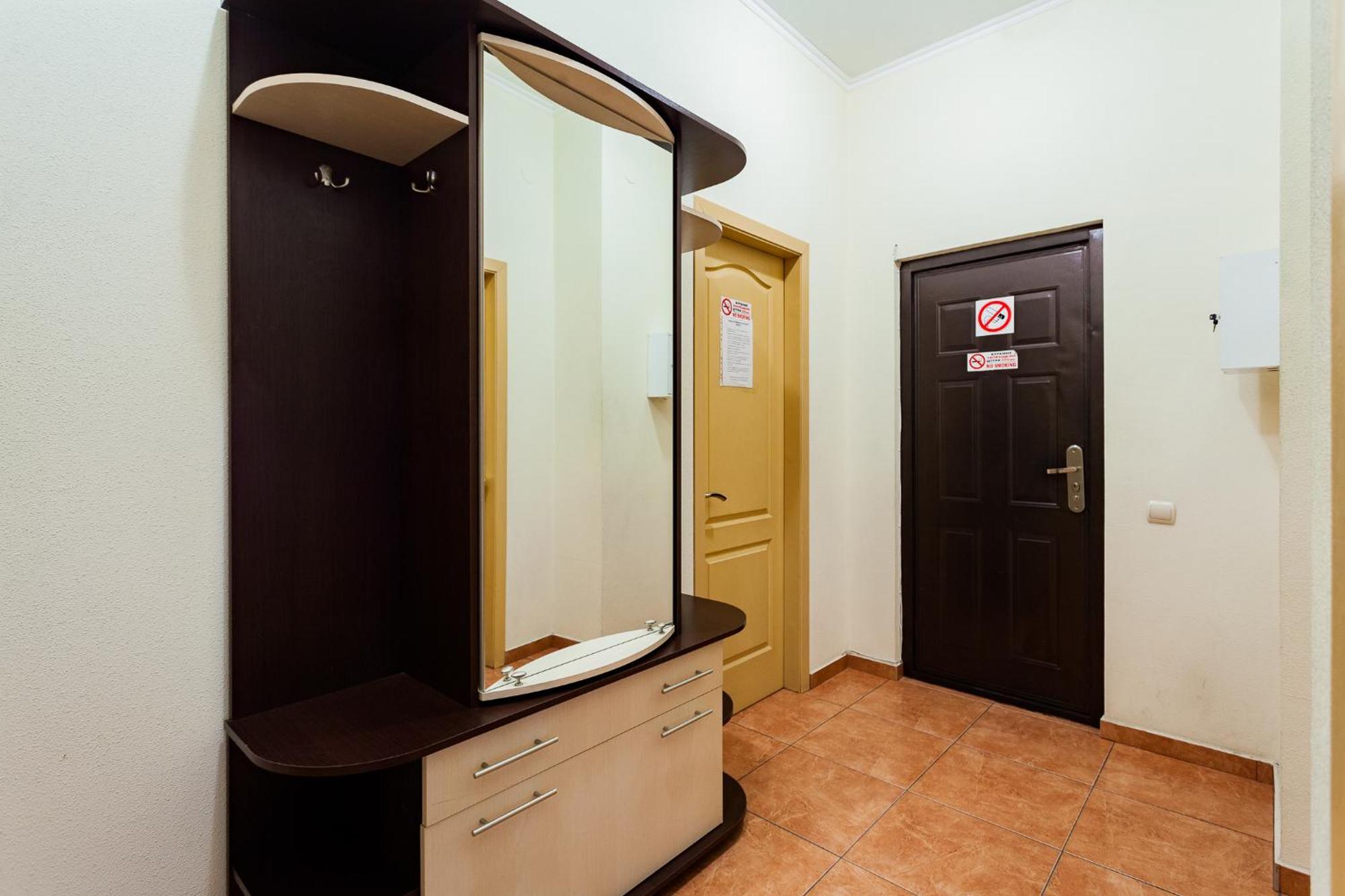 Apartment At Malaya Zhytomyrska 5 Киев Экстерьер фото