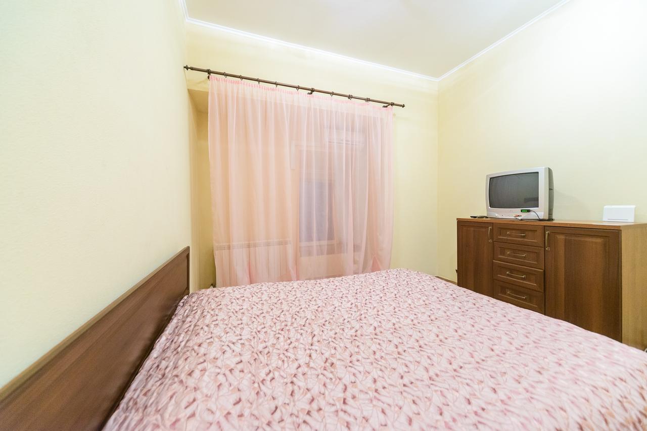 Apartment At Malaya Zhytomyrska 5 Киев Экстерьер фото