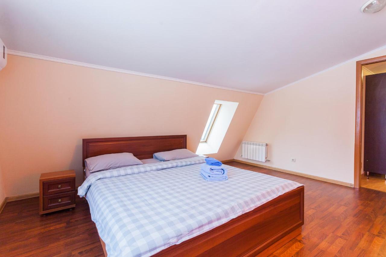 Apartment At Malaya Zhytomyrska 5 Киев Экстерьер фото